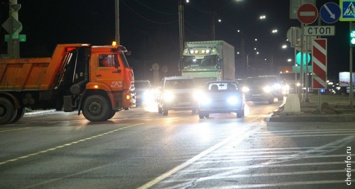 Октябрьский мост в Череповце закроют на три ночи из-за разметки