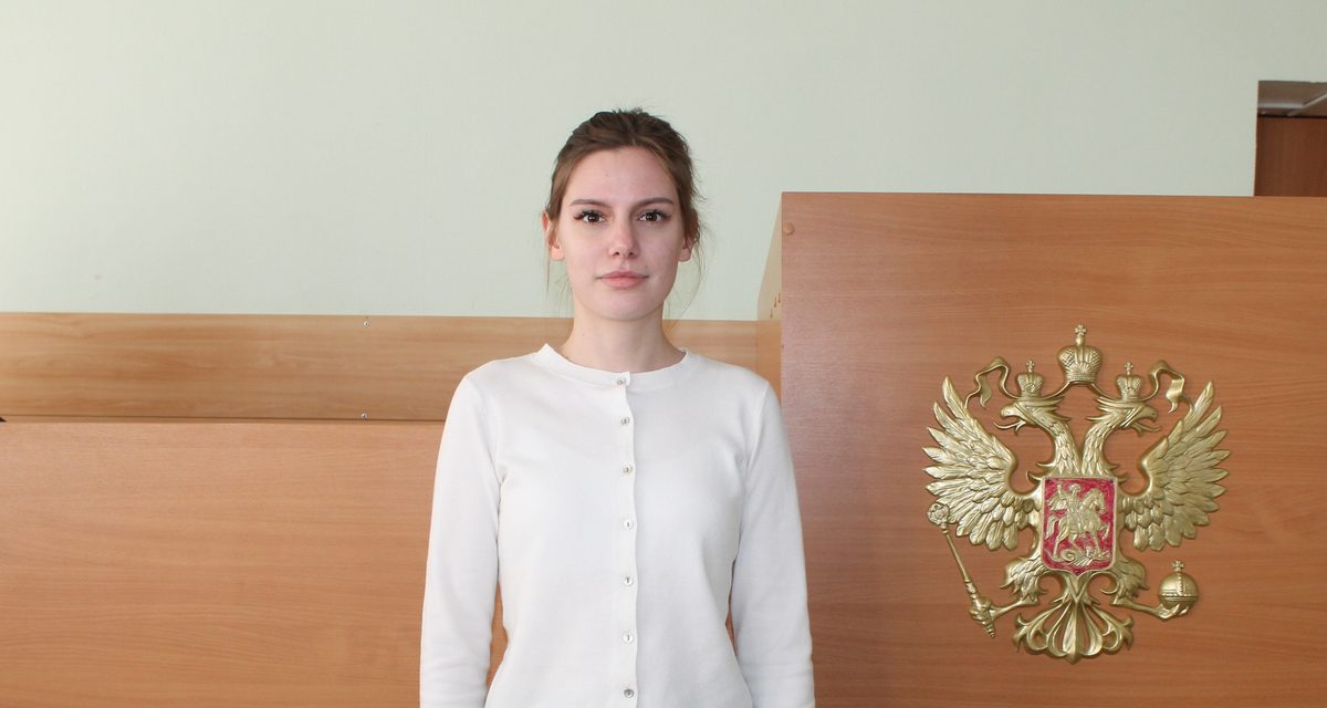 Инспектор ПДН вовремя заметила лежащего у гаража мужчину, а его сын прислал благодарность